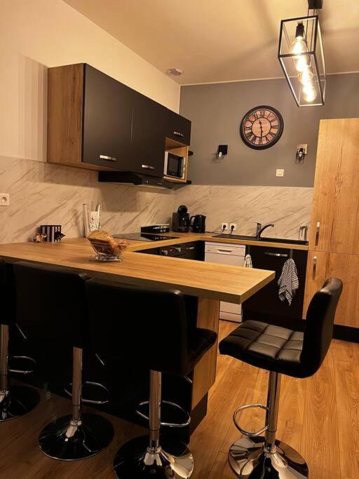 T2 Parfaitement Situe Au Pied De La Cathedrale Appartement Périgueux Buitenkant foto
