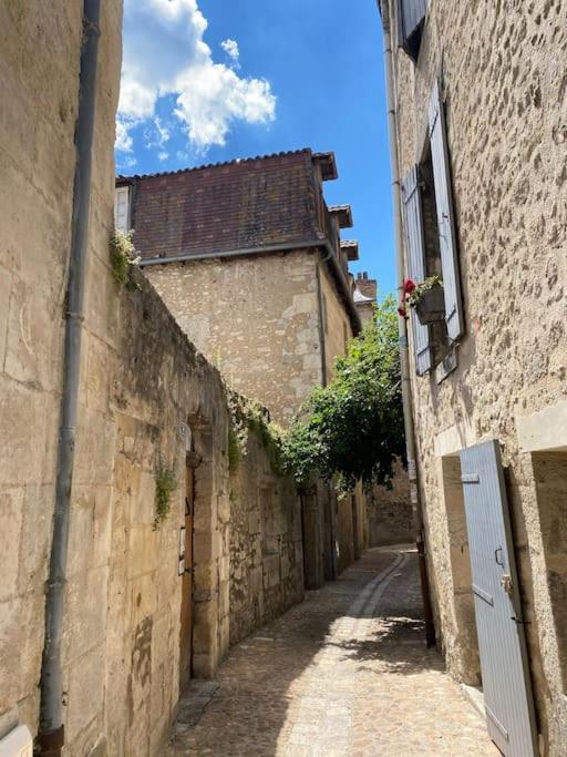 T2 Parfaitement Situe Au Pied De La Cathedrale Appartement Périgueux Buitenkant foto